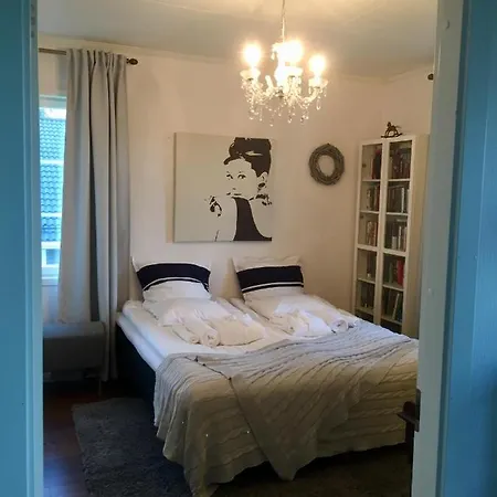 Rhodo Bed & Breakfast *