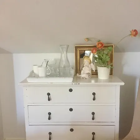 Rhodo Bed & Breakfast